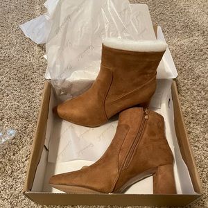 Pointed Toe Block Heel Booties Size 8
